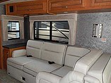 2015 Fleetwood Bounder Photo #15