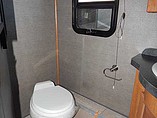 2015 Fleetwood Bounder Photo #29