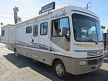 2003 Fleetwood Bounder Photo #5