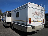 2003 Fleetwood Bounder Photo #18
