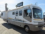 2003 Fleetwood Bounder Photo #26