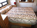 2003 Fleetwood Bounder Photo #40