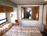 2003 Fleetwood Bounder Photo #41