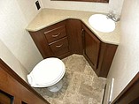 2011 Fleetwood Bounder Photo #33