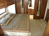 2011 Fleetwood Bounder Photo #36