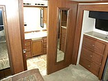 2011 Fleetwood Bounder Photo #39