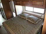 2011 Fleetwood Bounder Photo #40