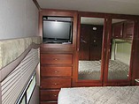 2003 Fleetwood Bounder Photo #9