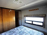 2003 Fleetwood Bounder Photo #17