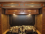 2014 Fleetwood Bounder Photo #12