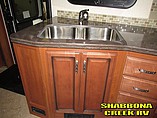 2015 Fleetwood Bounder Photo #12
