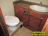2015 Fleetwood Bounder Photo #16