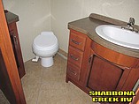 2015 Fleetwood Bounder Photo #22