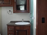 2015 Fleetwood Bounder Photo #18