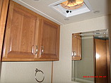 2015 Fleetwood Bounder Photo #10