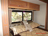 2015 Fleetwood Bounder Photo #12