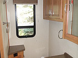 2015 Fleetwood Bounder Photo #17