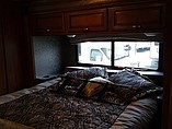 2015 Fleetwood Bounder Photo #18