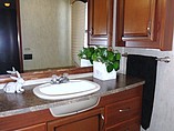 2011 Fleetwood Bounder Photo #26