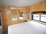 2000 Fleetwood Bounder Photo #10