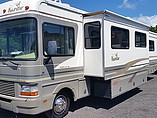 2000 Fleetwood Bounder Photo #2