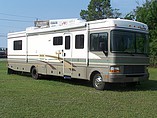 2000 Fleetwood Bounder Photo #2