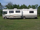 2000 Fleetwood Bounder Photo #6