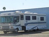 2001 Fleetwood Bounder Photo #2