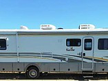 2002 Fleetwood Bounder Photo #3