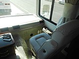 2002 Fleetwood Bounder Photo #9