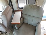 2002 Fleetwood Bounder Photo #12