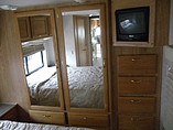 2002 Fleetwood Bounder Photo #16