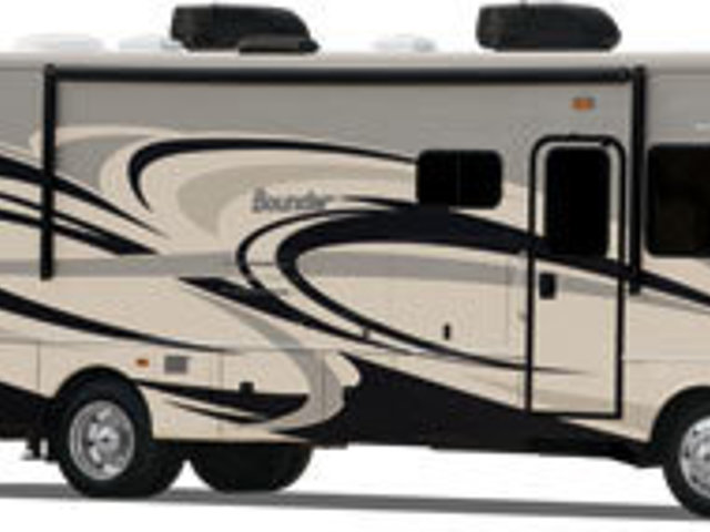 2015 Fleetwood Bounder Photo