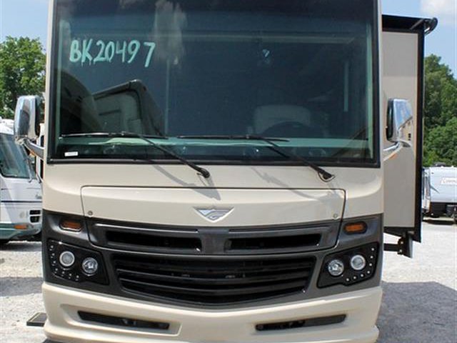 2016 Fleetwood Bounder Photo