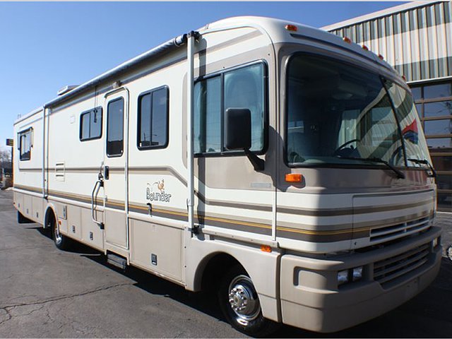 1996 Fleetwood Bounder Photo