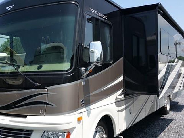 15 Fleetwood Bounder