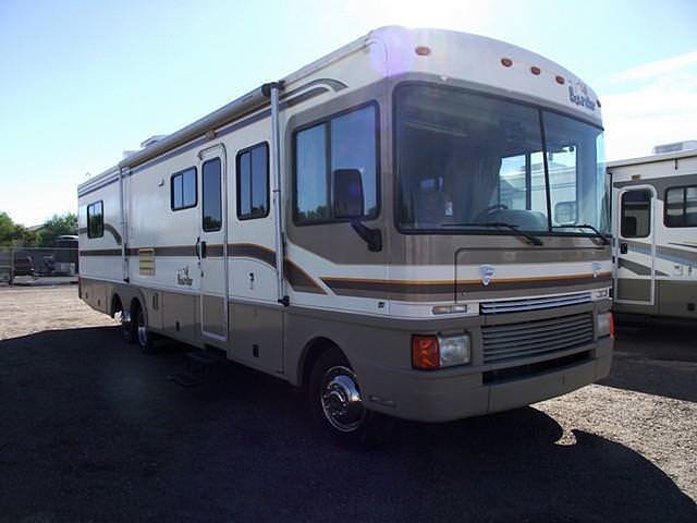 1998 Fleetwood Bounder Photo