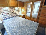 1999 Fleetwood Bounder Photo #11