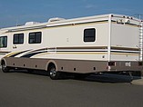 2002 Fleetwood Bounder Photo #2
