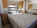 2002 Fleetwood Bounder Photo #4
