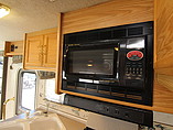2002 Fleetwood Bounder Photo #9