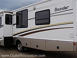 2005 Fleetwood Bounder Photo #5