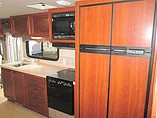 2005 Fleetwood Bounder Photo #8