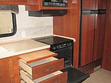 2005 Fleetwood Bounder Photo #14