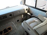 2005 Fleetwood Bounder Photo #11