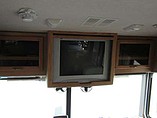 2005 Fleetwood Bounder Photo #12