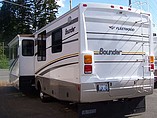 2005 Fleetwood Bounder Photo #3