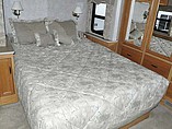 2005 Fleetwood Bounder Photo #13