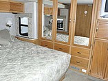 2005 Fleetwood Bounder Photo #14