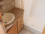 2005 Fleetwood Bounder Photo #12